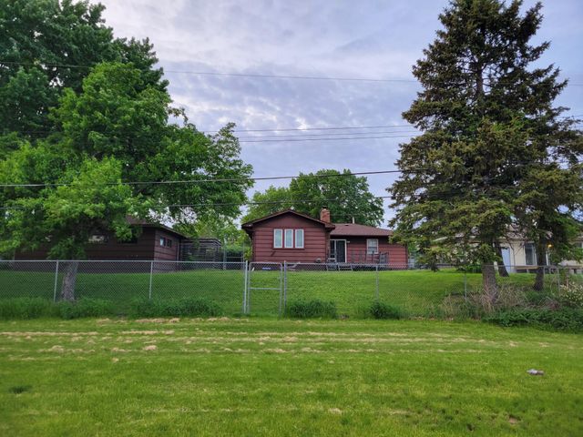 2018 Shale Lane, Eagan, MN 55122