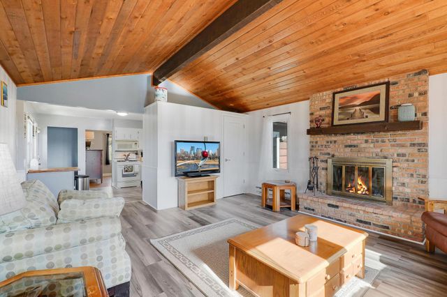 2018 Shale Lane, Eagan, MN 55122