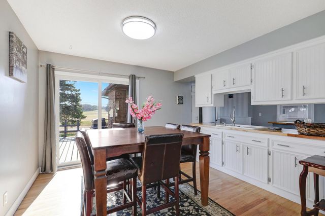 2018 Shale Lane, Eagan, MN 55122