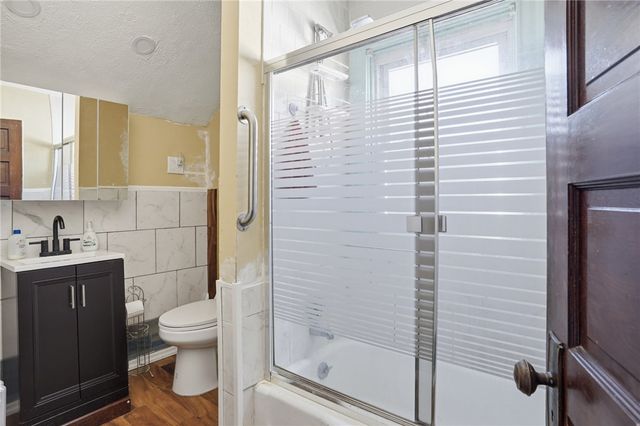 28 Orlo Avenue, East Providence, RI 02914