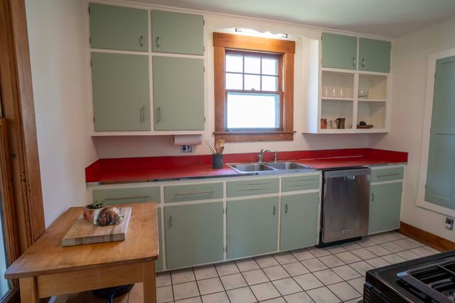 29 Perrotta Place, Burlington, VT 05401