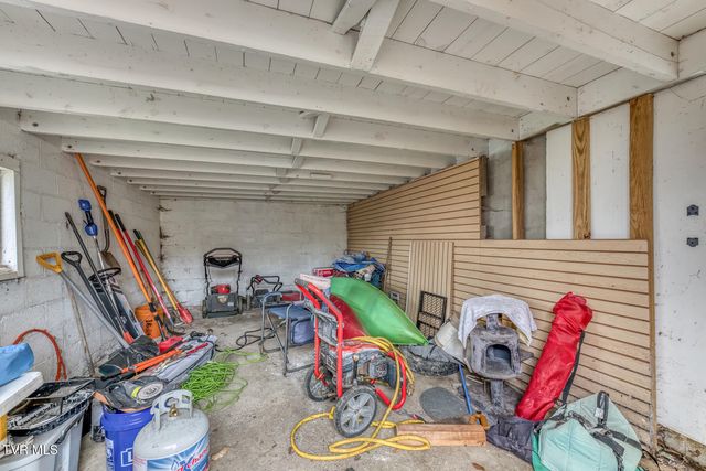 380 Bristol Caverns Highway, Bristol, TN 37620