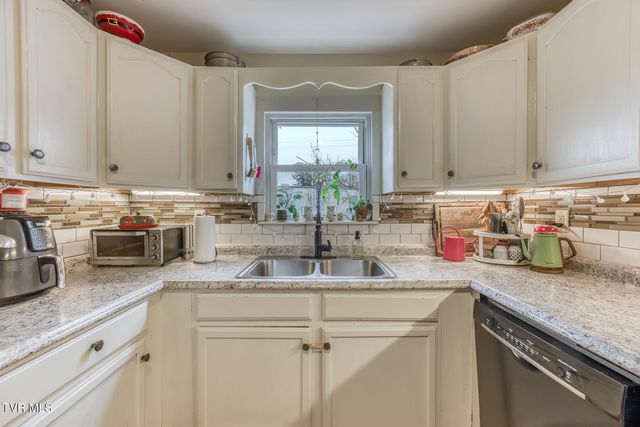 380 Bristol Caverns Highway, Bristol, TN 37620