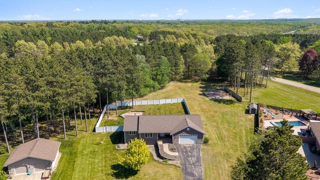 N7579 Pine Ridge Circle, Portage, WI 53901