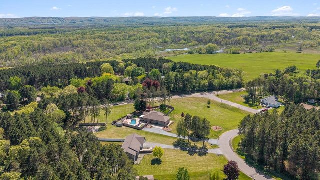 N7579 Pine Ridge Circle, Portage, WI 53901