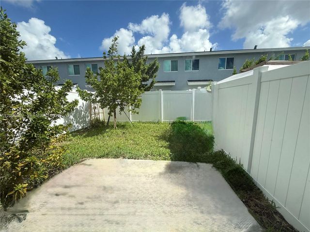 1073 NW 5th St 1073, Florida City, FL 33034