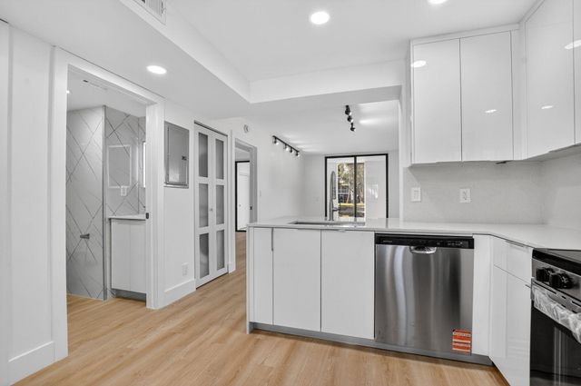 400 W Hidden Valley Boulevard 406, Boca Raton, FL 33487