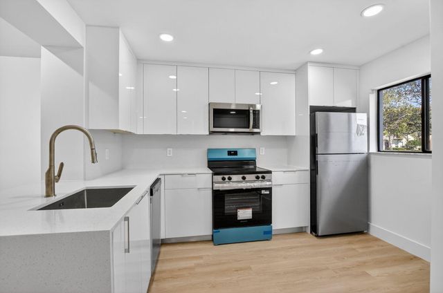 400 W Hidden Valley Boulevard 406, Boca Raton, FL 33487