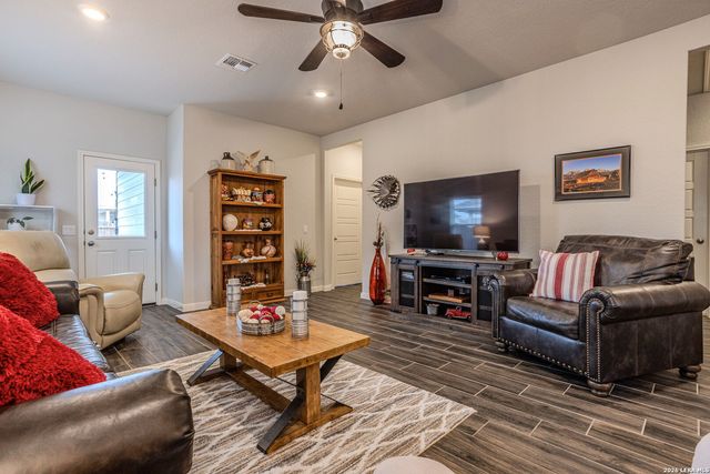 1910 Esplanade, New Braunfels, TX 78130