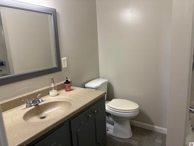 5355 Mayfield Metropolis Rd, Paducah, KY 42001