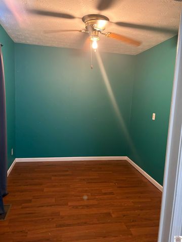 5355 Mayfield Metropolis Rd, Paducah, KY 42001