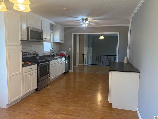 5355 Mayfield Metropolis Rd, Paducah, KY 42001