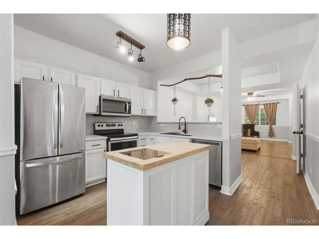 9647 W Chatfield Ave E, Littleton, CO 80128