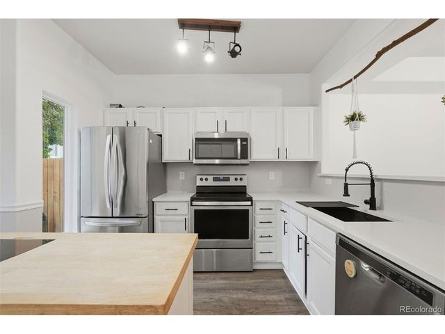 9647 W Chatfield Ave E, Littleton, CO 80128