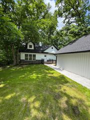 9051 E MT ZION CHURCH RD RD, Hallsville, MO 65255