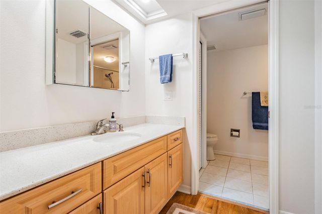 2020 LAKEVIEW DRIVE 105, Clearwater, FL 33763