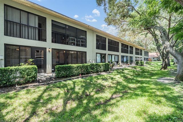 2020 LAKEVIEW DRIVE 105, Clearwater, FL 33763