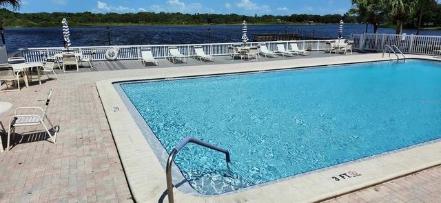 2020 LAKEVIEW DRIVE 105, Clearwater, FL 33763