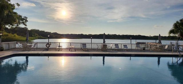 2020 LAKEVIEW DRIVE 105, Clearwater, FL 33763