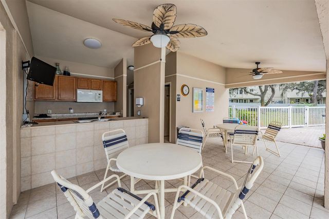 2020 LAKEVIEW DRIVE 105, Clearwater, FL 33763