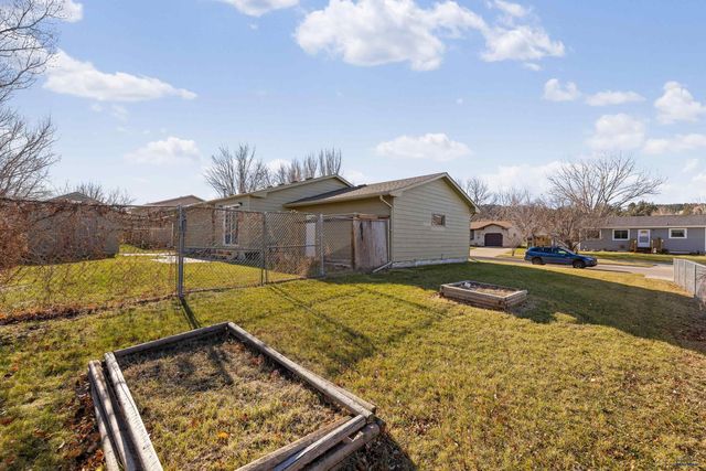 768 LION DR, Rapid City, SD 57701