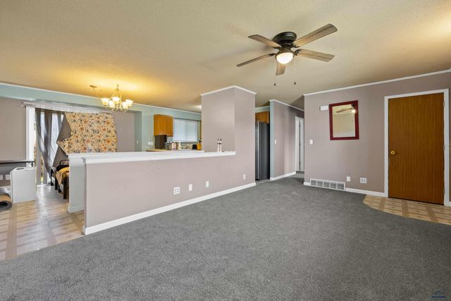 768 LION DR, Rapid City, SD 57701