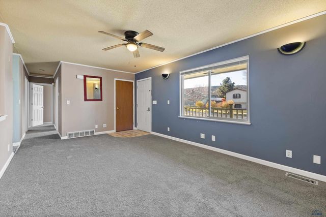 768 LION DR, Rapid City, SD 57701