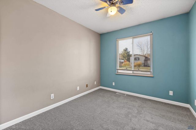 768 LION DR, Rapid City, SD 57701