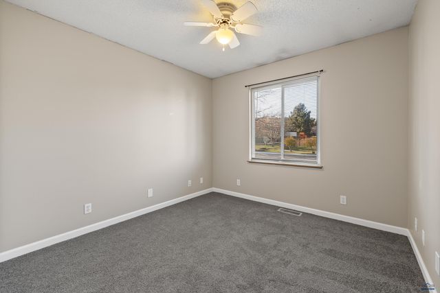 768 LION DR, Rapid City, SD 57701