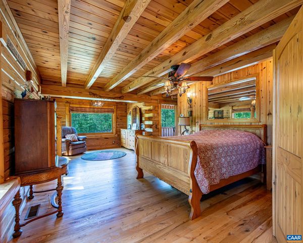 615 RIGGS RD, Louisa, VA 23093