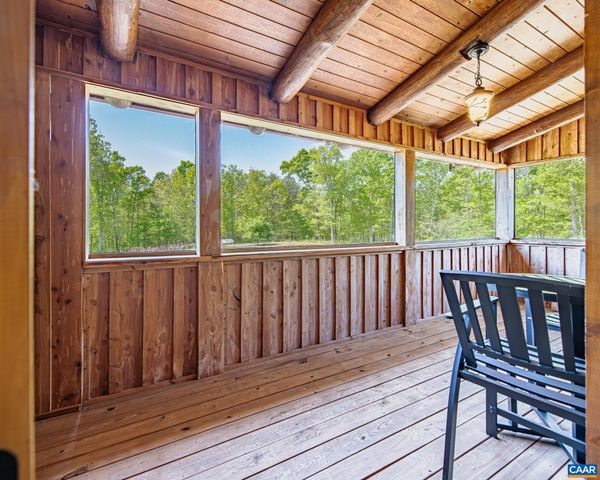 615 RIGGS RD, Louisa, VA 23093
