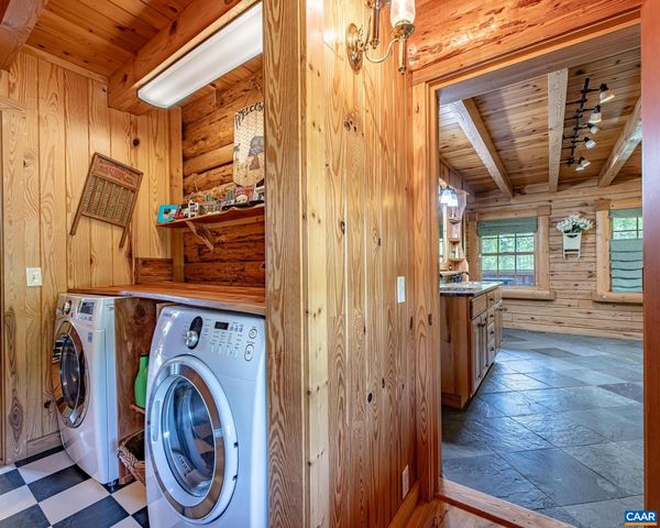 615 RIGGS RD, Louisa, VA 23093