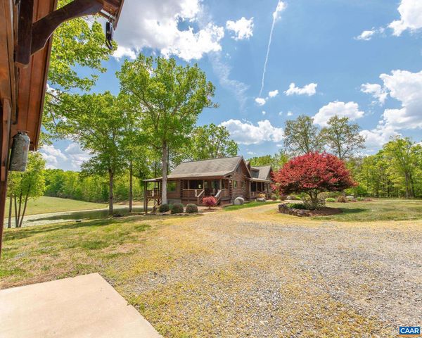 615 RIGGS RD, Louisa, VA 23093