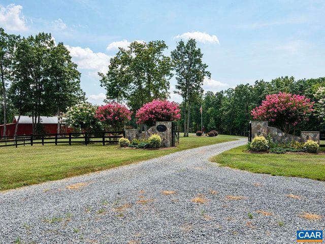 615 RIGGS RD, Louisa, VA 23093