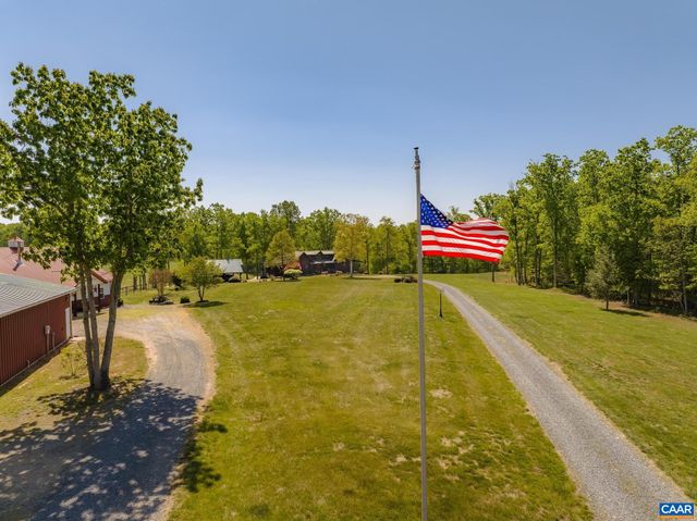 615 RIGGS RD, Louisa, VA 23093