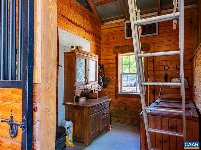 615 RIGGS RD, Louisa, VA 23093