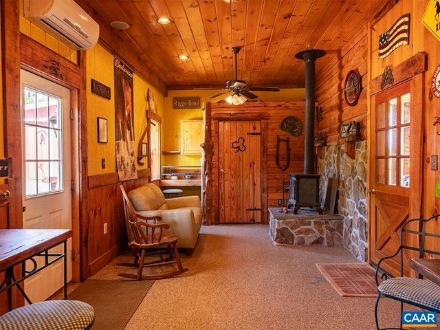 615 RIGGS RD, Louisa, VA 23093