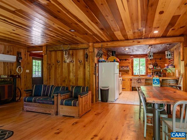 615 RIGGS RD, Louisa, VA 23093