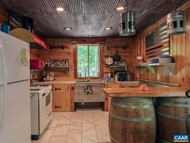 615 RIGGS RD, Louisa, VA 23093