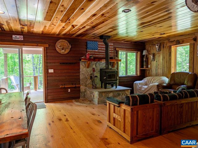 615 RIGGS RD, Louisa, VA 23093