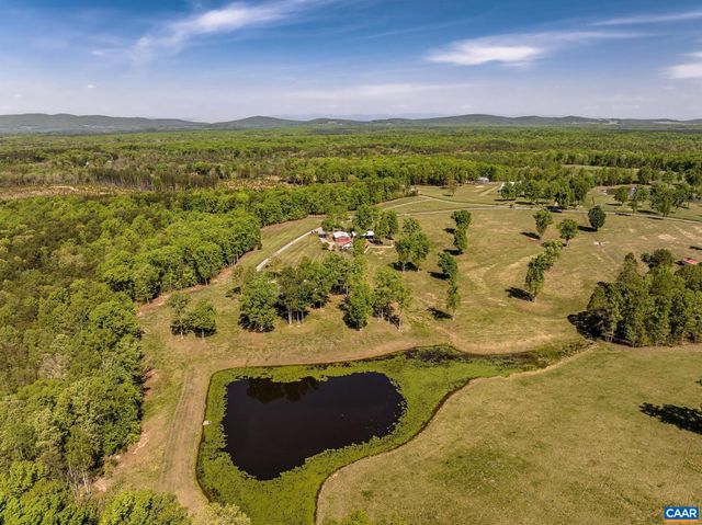 615 RIGGS RD, Louisa, VA 23093