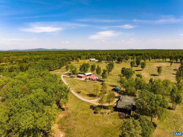 615 RIGGS RD, Louisa, VA 23093