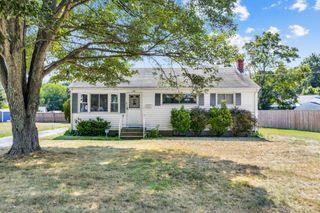 5 Thrush Street, Waterford, CT 06385