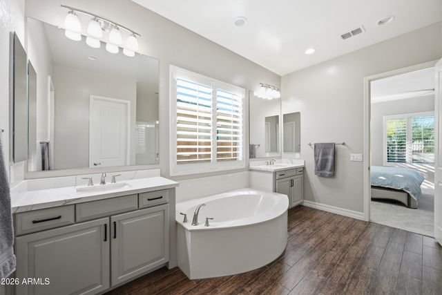 862 E HAMPTON Lane, Gilbert, AZ 85295