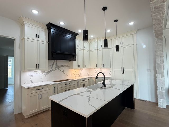 516 Mizzenmast Court, Berea, KY 40403