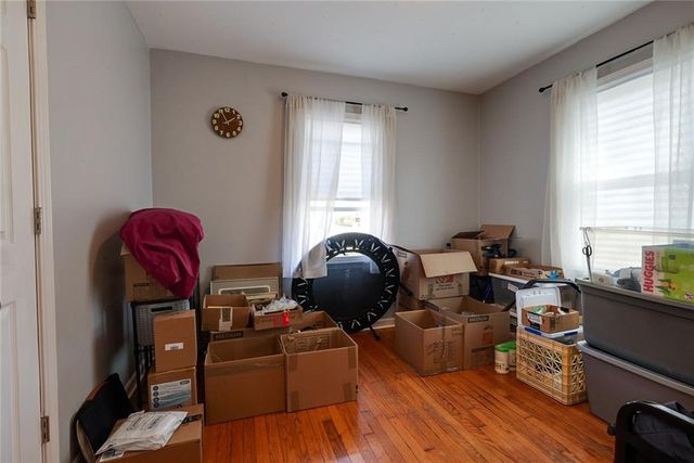 2530 Queen Ridge Drive, Independence, MO 64055