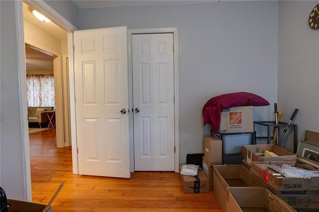 2530 Queen Ridge Drive, Independence, MO 64055