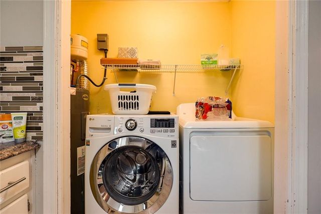 2530 Queen Ridge Drive, Independence, MO 64055