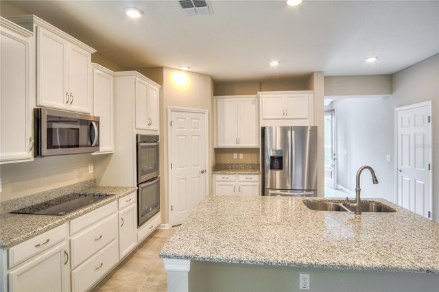 4923 ROLLING GREEN DRIVE, Wesley Chapel, FL 33543