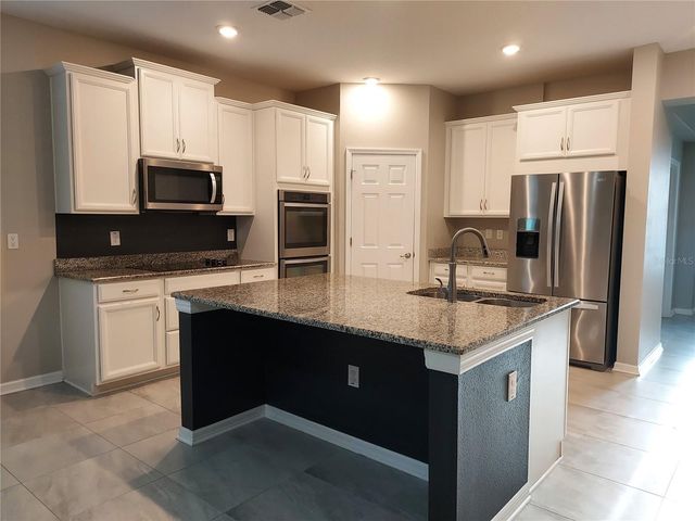 4923 ROLLING GREEN DRIVE, Wesley Chapel, FL 33543